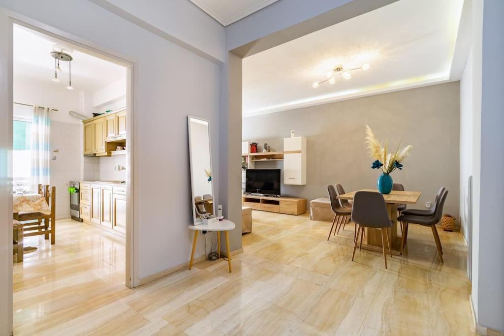 Urban Grey Apartment เอเธนส์ ภายนอก รูปภาพ