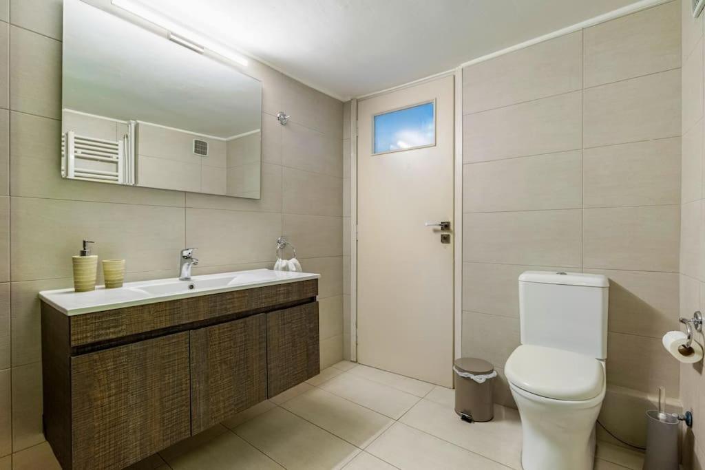 Urban Grey Apartment เอเธนส์ ภายนอก รูปภาพ