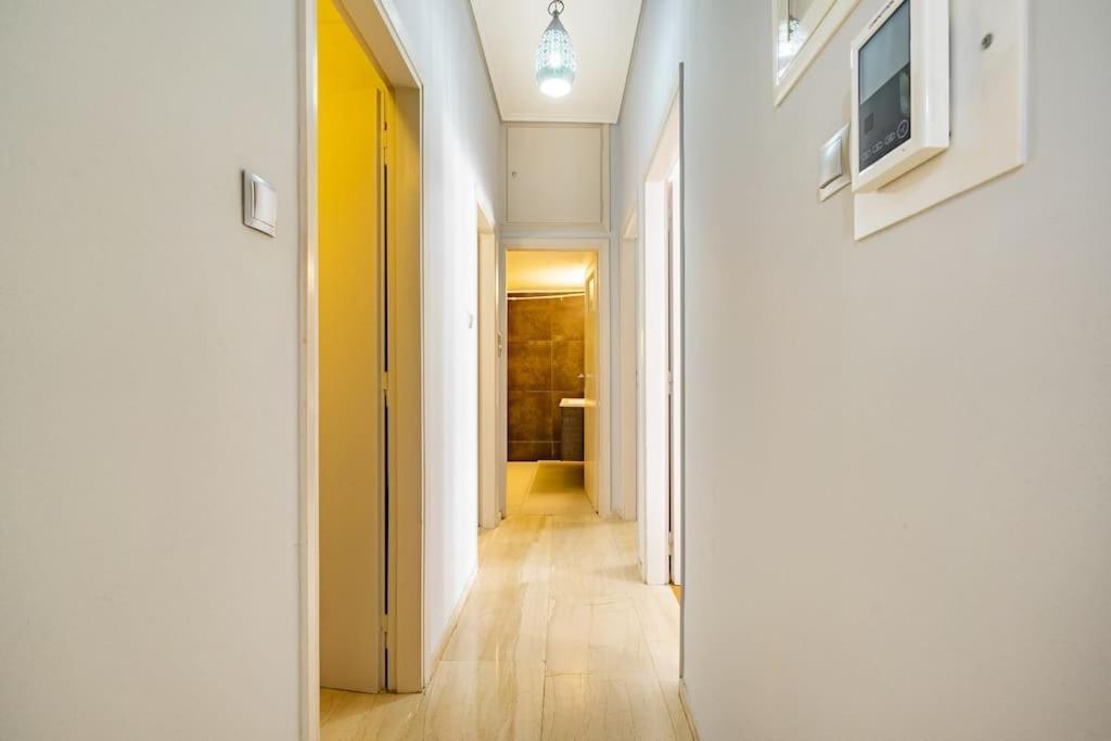 Urban Grey Apartment เอเธนส์ ภายนอก รูปภาพ