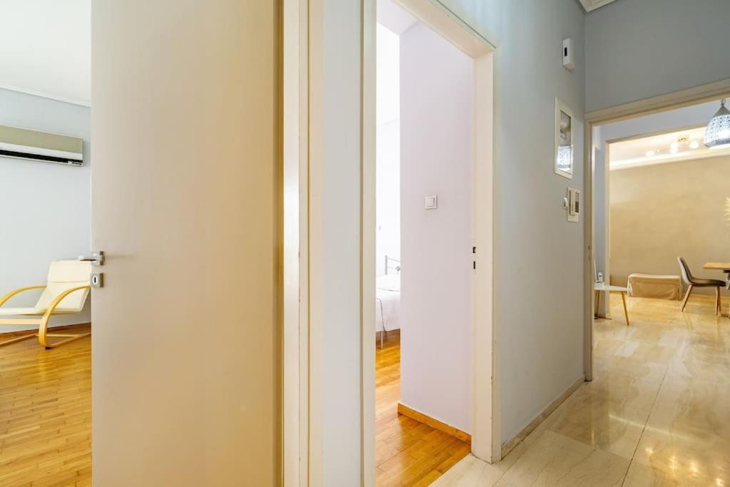 Urban Grey Apartment เอเธนส์ ภายนอก รูปภาพ